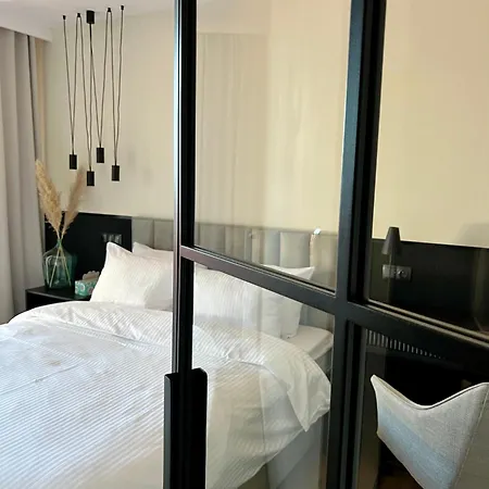 Lake Apartman *
